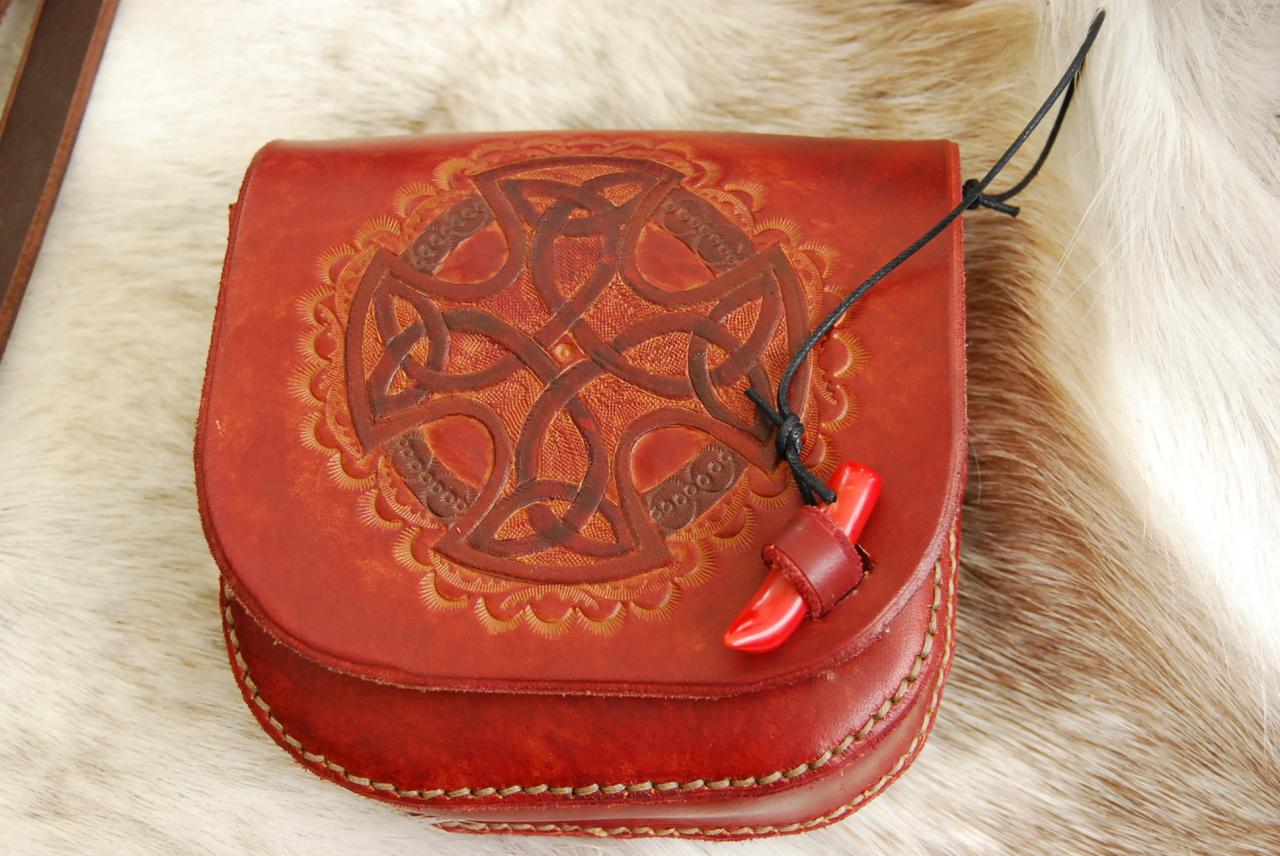 Escarcelle avec fermoir en corail